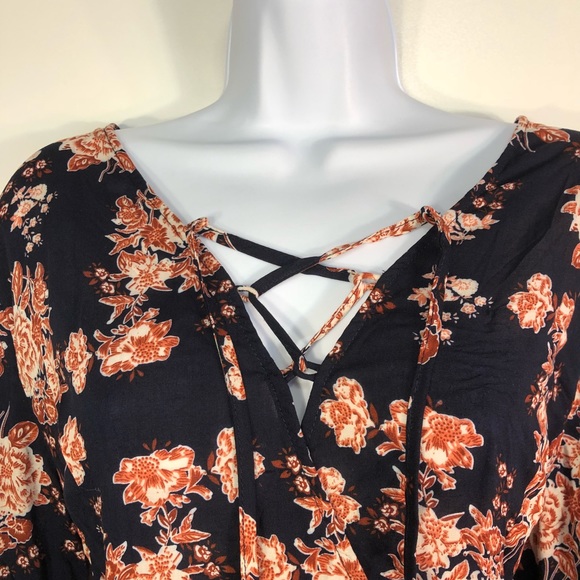 ⬇️2️⃣0️⃣Floral Lace Up Mini Dress - Picture 3 of 7